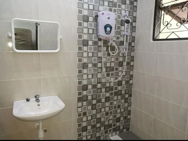 Rumah Teres 2 Tingkat untuk Disewa di SS2 (Petaling Jaya) - Jasmine Lee - Bathroom - PropertyGuru.com.my