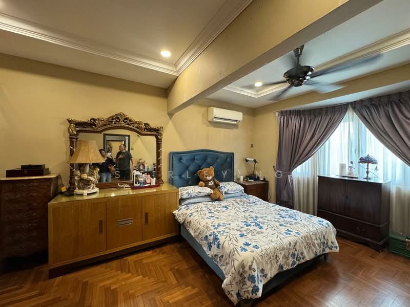 Rumah Berkembar untuk Dijual di Seksyen 17 (Petaling Jaya) - Shirley Ng - Bedroom - PropertyGuru.com.my
