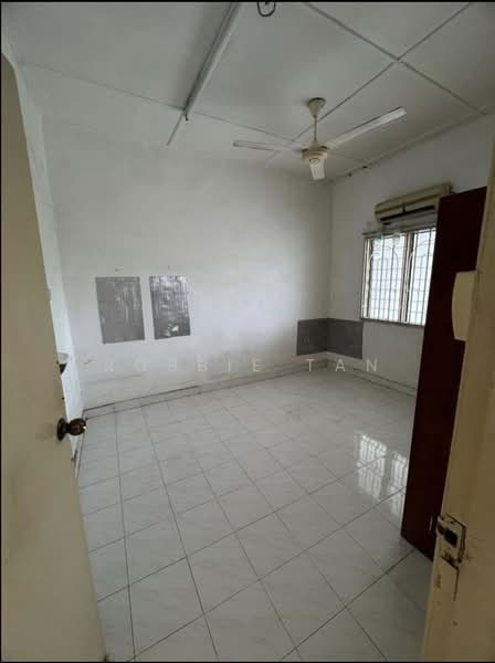 1-storey Terraced House for Rent in Taman Johor Jaya (Johor Bahru) - Robbie Tan - Interior - PropertyGuru.com.my