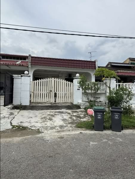 1-storey Terraced House for Rent in Taman Johor Jaya (Johor Bahru) - Robbie Tan - Exterior - PropertyGuru.com.my