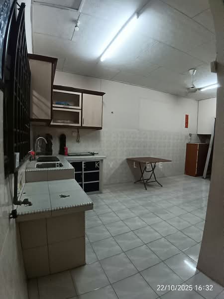 Rumah Teres 2 Tingkat untuk Dijual di Taiping (Perak) - Beeky Lee - Kitchen - PropertyGuru.com.my