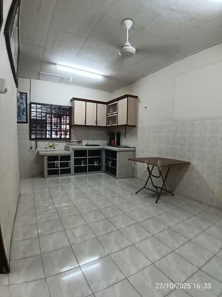 Rumah Teres 2 Tingkat untuk Dijual di Taiping (Perak) - Beeky Lee - Kitchen - PropertyGuru.com.my