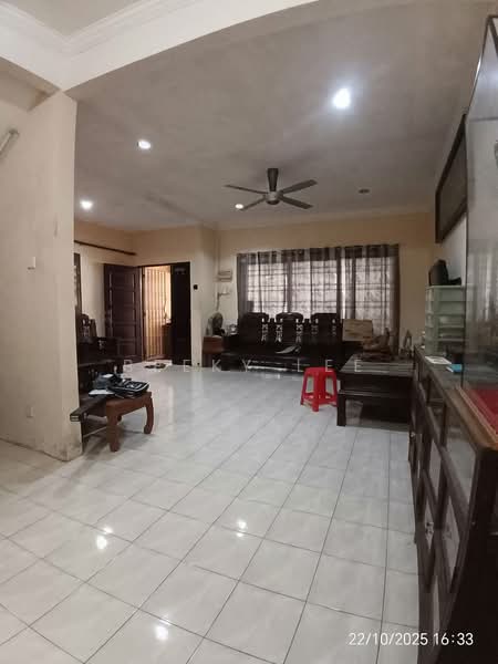 Rumah Teres 2 Tingkat untuk Dijual di Taiping (Perak) - Beeky Lee - Living Room - PropertyGuru.com.my