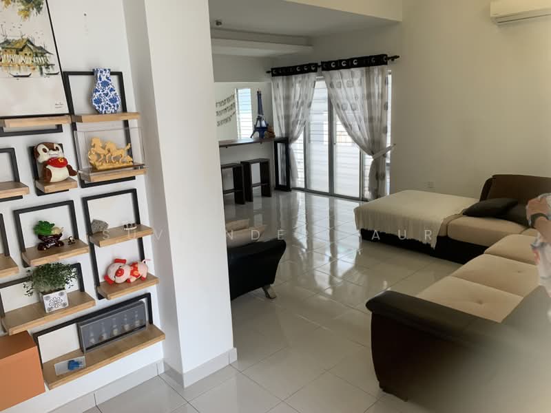 2.5-storey Terraced House for Sale in Taman Putra Prima (Puchong) - Suviender Kaur - Living Room - PropertyGuru.com.my