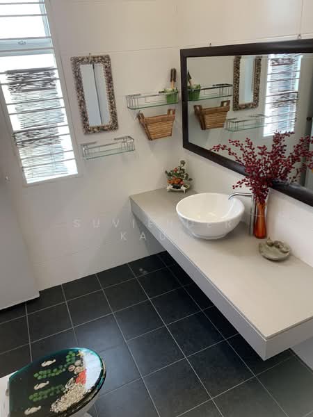2.5-storey Terraced House for Sale in Taman Putra Prima (Puchong) - Suviender Kaur - Bathroom - PropertyGuru.com.my