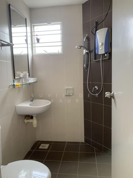 2.5-storey Terraced House for Sale in Taman Putra Prima (Puchong) - Suviender Kaur - Bathroom - PropertyGuru.com.my