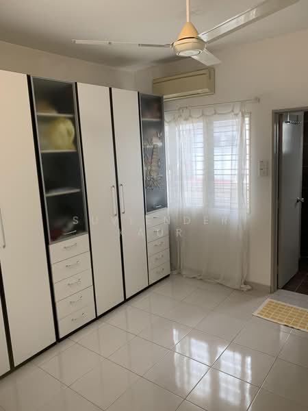 2.5-storey Terraced House for Sale in Taman Putra Prima (Puchong) - Suviender Kaur - Bedroom - PropertyGuru.com.my