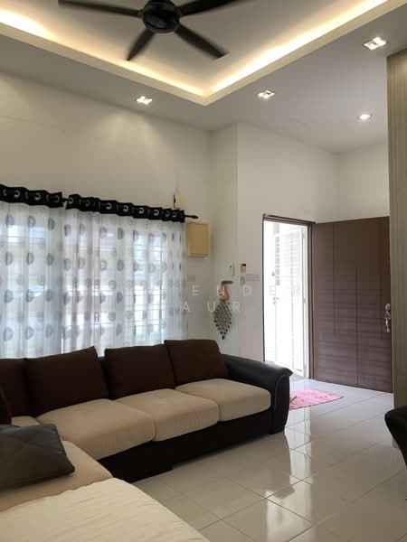 2.5-storey Terraced House for Sale in Taman Putra Prima (Puchong) - Suviender Kaur - Living Room - PropertyGuru.com.my