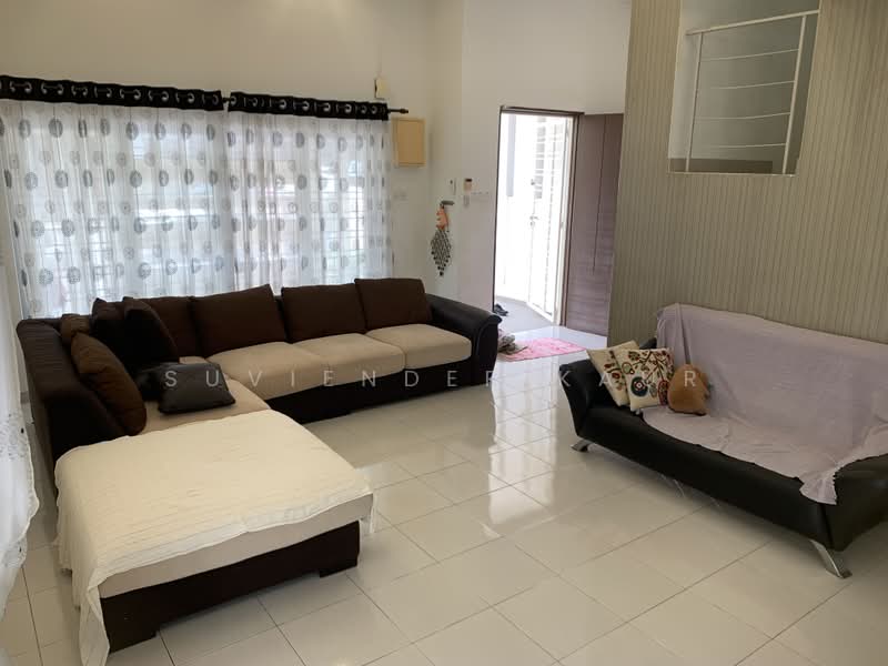 2.5-storey Terraced House for Sale in Taman Putra Prima (Puchong) - Suviender Kaur - Living Room - PropertyGuru.com.my