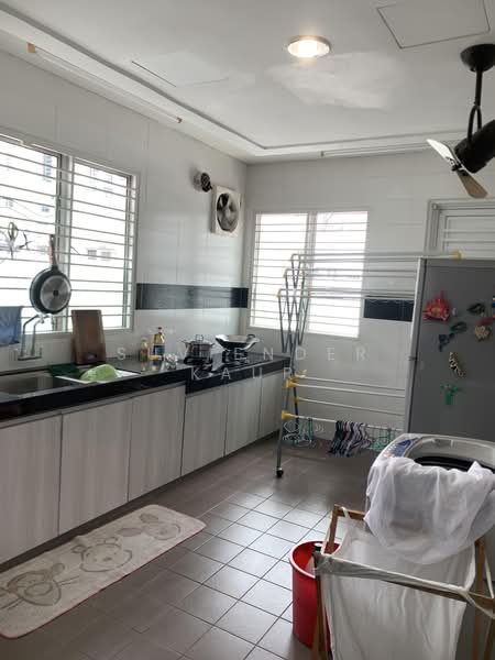 2.5-storey Terraced House for Sale in Taman Putra Prima (Puchong) - Suviender Kaur - Kitchen - PropertyGuru.com.my