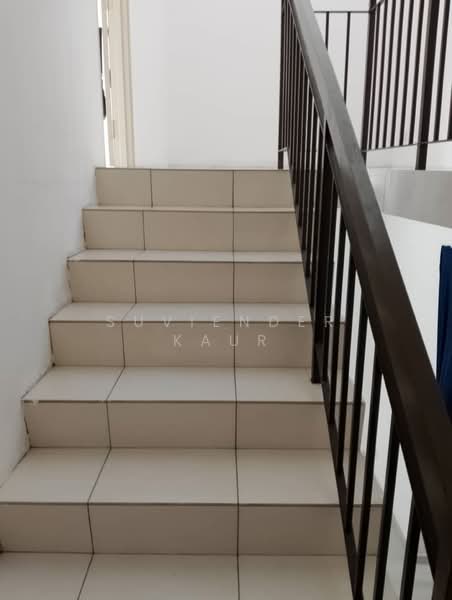 2-storey Terraced House for Sale in Jenjarom (Selangor) - Suviender Kaur - Corridor - PropertyGuru.com.my