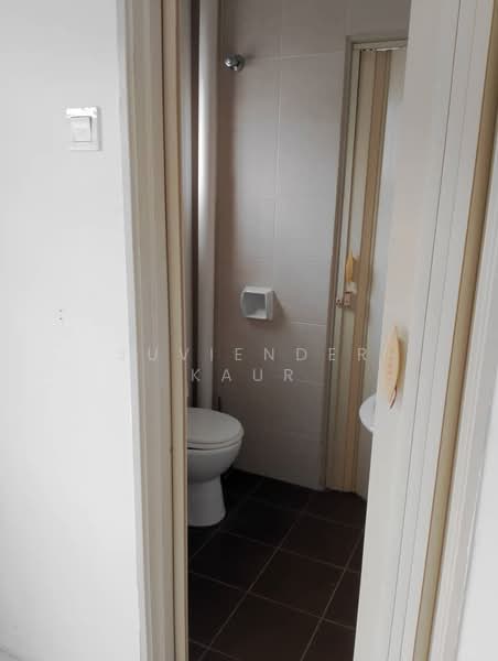 2-storey Terraced House for Sale in Jenjarom (Selangor) - Suviender Kaur - Bathroom - PropertyGuru.com.my