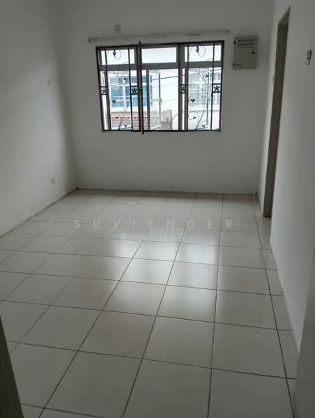 2-storey Terraced House for Sale in Jenjarom (Selangor) - Suviender Kaur - Bedroom - PropertyGuru.com.my