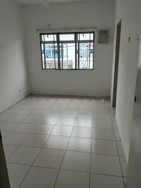 2-storey Terraced House for Sale in Jenjarom (Selangor) - Suviender Kaur - Bedroom - PropertyGuru.com.my