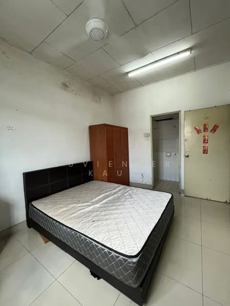Pangsapuri untuk Dijual di Subang Perdana Goodyear Court 6 - Suviender Kaur - Bedroom - PropertyGuru.com.my