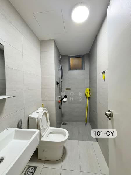 Servis Apartment untuk Disewa di Gravit8, Klang - Raymond Cheng - Bathroom - PropertyGuru.com.my