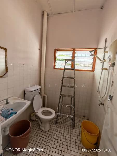 Rumah Teres 2 Tingkat untuk Disewa di Taman Sea (Petaling Jaya) - Julie Saw - Bathroom - PropertyGuru.com.my