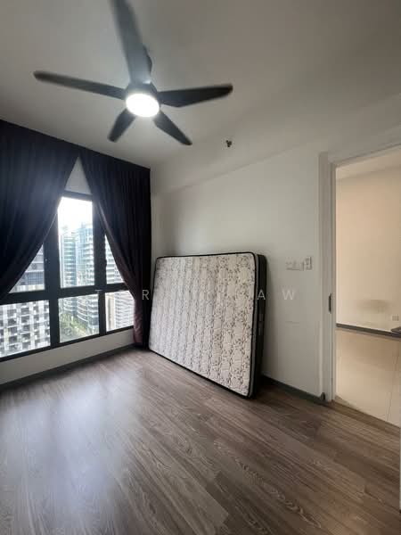 Servis Apartment untuk Dijual di Southlink - Terry Law - Bedroom - PropertyGuru.com.my