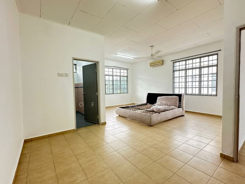 Rumah Teres 2 Tingkat untuk Disewa di Taman Cheng Utama (Cheng) - Geoffery Wee - Bedroom - PropertyGuru.com.my