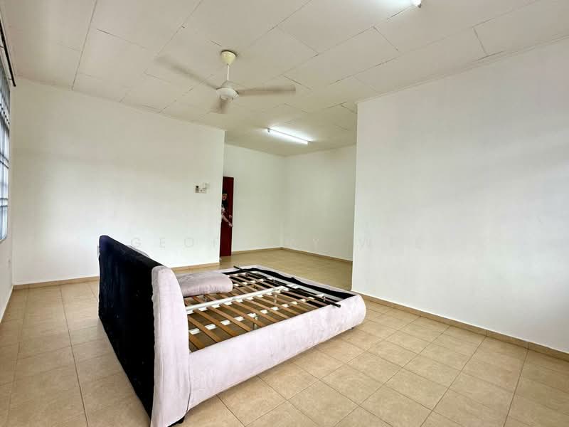 Rumah Teres 2 Tingkat untuk Disewa di Taman Cheng Utama (Cheng) - Geoffery Wee - Bedroom - PropertyGuru.com.my