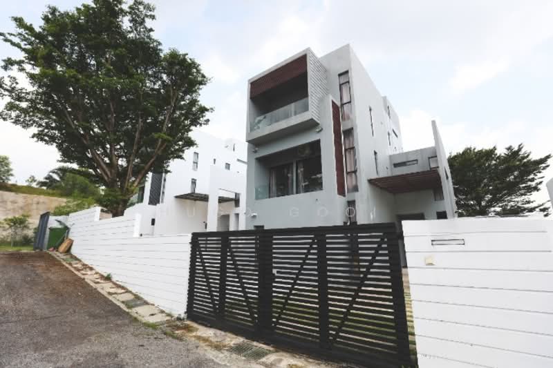 Bungalow for Rent in Taman Salak Selatan (Salak South) - Hugo Gooi - PropertyGuru.com.my
