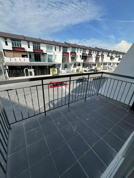 2.5-storey Terraced House for Rent in Taman Kundang Jaya (Rawang) - Ean Leong - Exterior - PropertyGuru.com.my