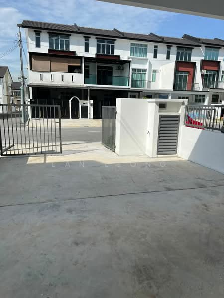 2.5-storey Terraced House for Rent in Taman Kundang Jaya (Rawang) - Ean Leong - Exterior - PropertyGuru.com.my