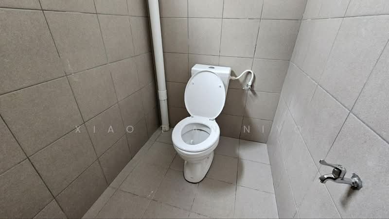 Kedai untuk Disewa di Taman Kluang Perdana (Kluang) - Xiao Tian Niyo - Bathroom - PropertyGuru.com.my