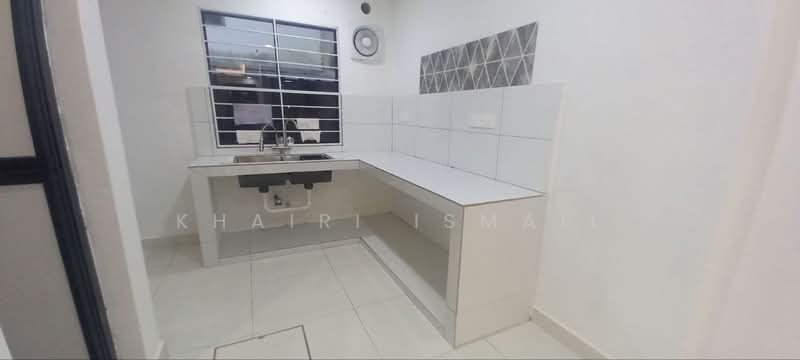 Rumah Teres 2 Tingkat untuk Disewa di Taman Johor Jaya (Johor Bahru) - Khairi Ismail - Kitchen - PropertyGuru.com.my