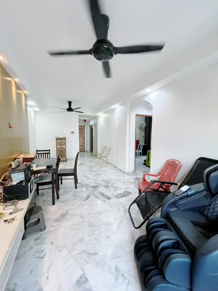 Pangsapuri untuk Dijual di Taman Sri Murni Fasa 2 - Derrick Lee - Living Room - PropertyGuru.com.my
