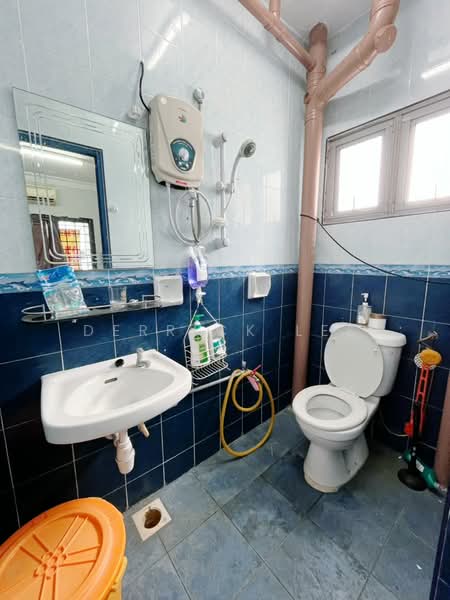Pangsapuri untuk Dijual di Taman Sri Murni Fasa 2 - Derrick Lee - Bathroom - PropertyGuru.com.my
