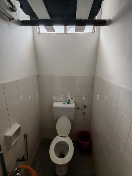 Shop / Office for Rent in Seremban (Negeri Sembilan) - Michael Liew - Bathroom - PropertyGuru.com.my