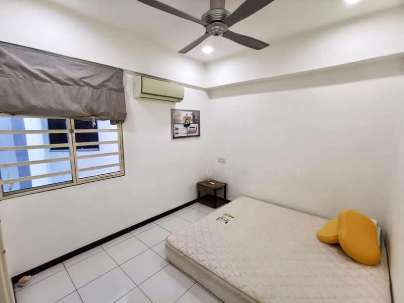 Pangsapuri untuk Disewa di Desa Bukit Dumbar - Gan Chun Kai - Bedroom - PropertyGuru.com.my