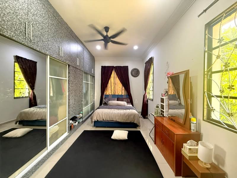 Bungalow for Sale in Putrajaya (Putrajaya) - Fakhzan Badiran - Bedroom - PropertyGuru.com.my