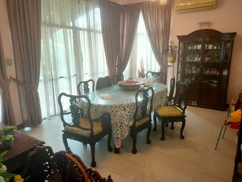 Semi-Detached House for Sale in Bukit Jelutong (Shah Alam) - Yasmin Sulaiman - Dining Room - PropertyGuru.com.my