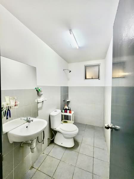 Service Residence for Rent at Kita Impian @ Cybersouth - Kar Hooi - Bathroom - PropertyGuru.com.my