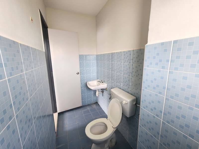 Rumah Bandar untuk Dijual di Taman Saujana Suria (Kajang) - Jovie Lee - Bathroom - PropertyGuru.com.my