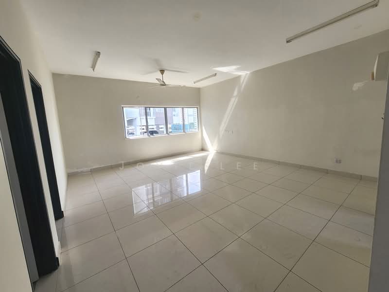 Rumah Bandar untuk Dijual di Taman Saujana Suria (Kajang) - Jovie Lee - Living Room - PropertyGuru.com.my