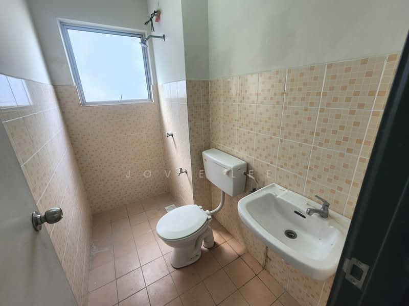 Rumah Bandar untuk Dijual di Taman Saujana Suria (Kajang) - Jovie Lee - Bathroom - PropertyGuru.com.my