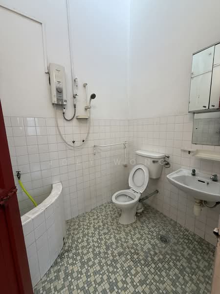 2-storey Terraced House for Sale in Kawasan 6, Taman Gembira Baru (Klang) - Joey Wong - Bathroom - PropertyGuru.com.my