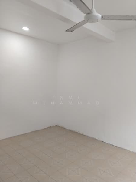 1-storey Terraced House for Sale in Taman Paroi Jaya (Paroi) - Ismi Muhammad - Interior - PropertyGuru.com.my