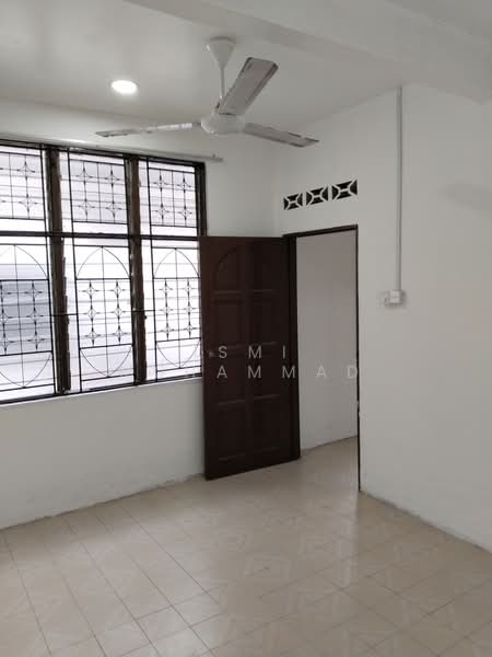 1-storey Terraced House for Sale in Taman Paroi Jaya (Paroi) - Ismi Muhammad - Interior - PropertyGuru.com.my