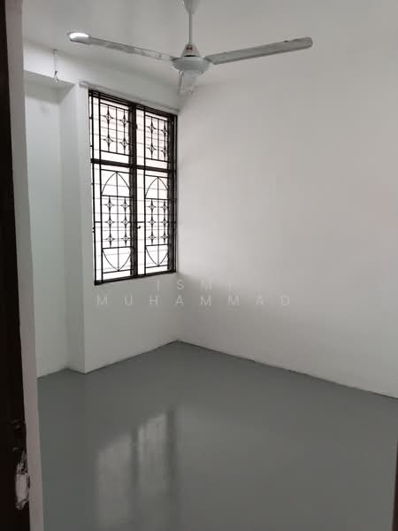 1-storey Terraced House for Sale in Taman Paroi Jaya (Paroi) - Ismi Muhammad - Interior - PropertyGuru.com.my