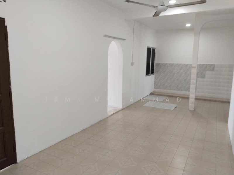1-storey Terraced House for Sale in Taman Paroi Jaya (Paroi) - Ismi Muhammad - Interior - PropertyGuru.com.my