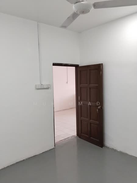 1-storey Terraced House for Sale in Taman Paroi Jaya (Paroi) - Ismi Muhammad - Interior - PropertyGuru.com.my