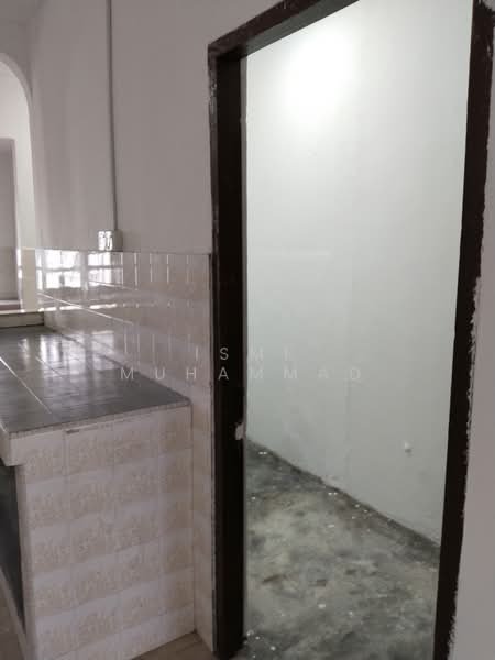 1-storey Terraced House for Sale in Taman Paroi Jaya (Paroi) - Ismi Muhammad - Interior - PropertyGuru.com.my