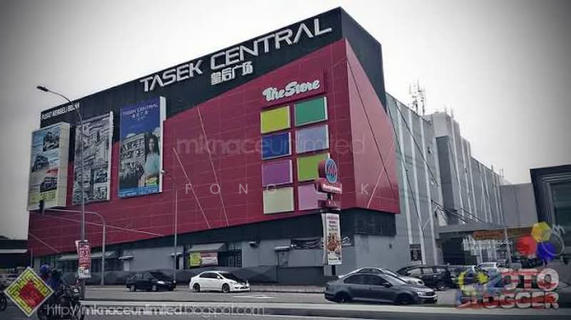 Shop for Sale in Taman Ungku Tun Aminah (Skudai) - Fong Lik - Exterior - PropertyGuru.com.my