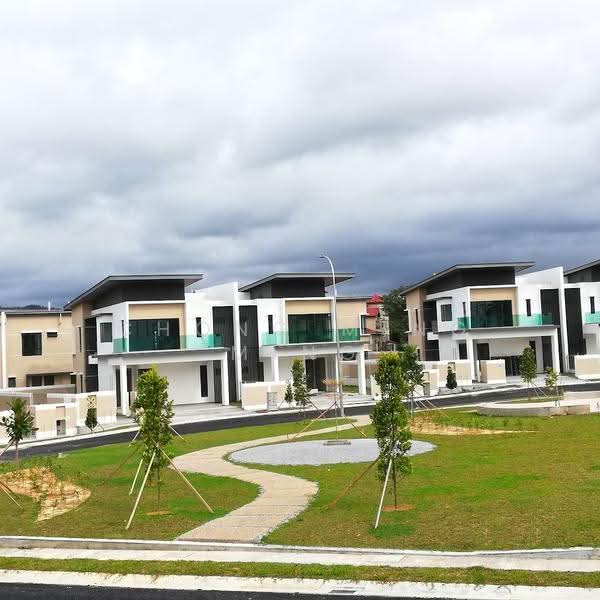 Semi-Detached House for Sale in Seremban (Negeri Sembilan) - Chong Ming Ming - Exterior - PropertyGuru.com.my