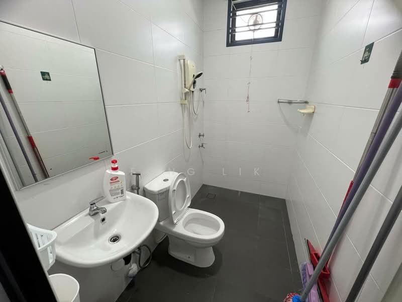 2-storey Terraced House for Sale in Taman Austin Duta (Tebrau) - Fong Lik - Bathroom - PropertyGuru.com.my