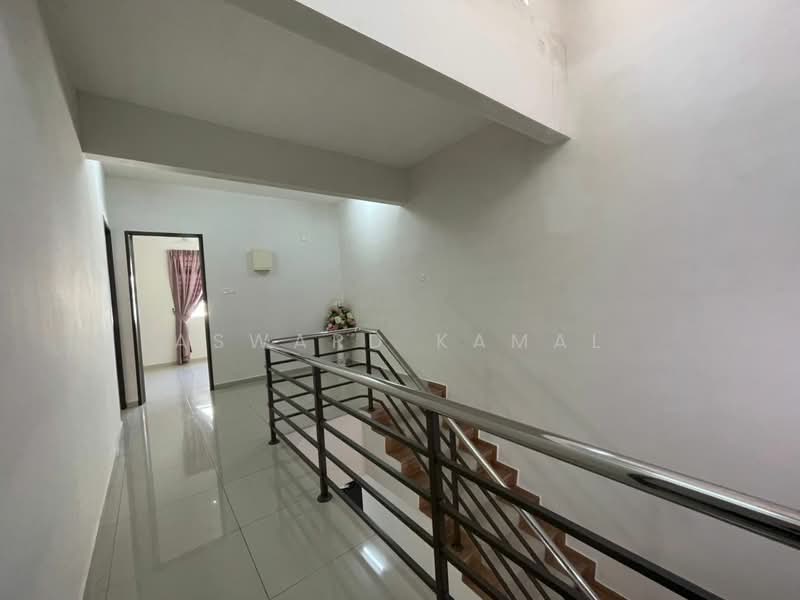 Rumah Teres 2 Tingkat untuk Dijual di Taman Nusa Intan (Senawang) - Asward Kamal - Corridor - PropertyGuru.com.my
